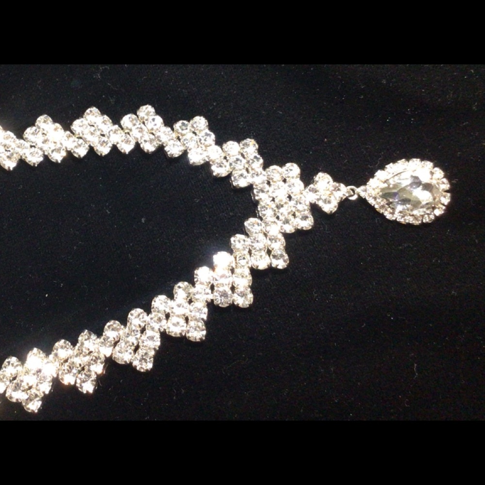 NWT Cezanne clear rhinestone opera length necklace